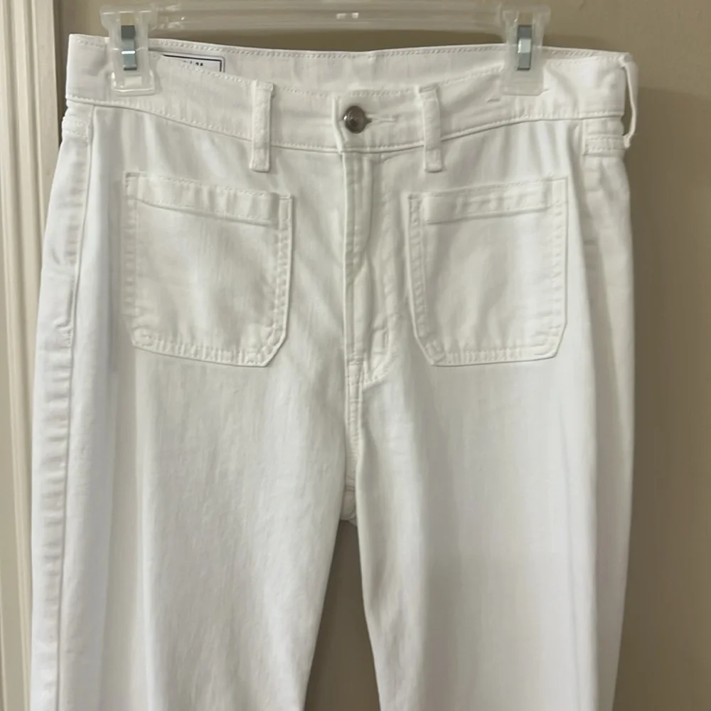 Stylish White Flared Jeans - Picture 2 of 6